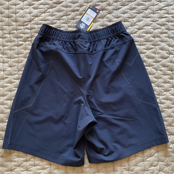 Men’s UnderArmour shorts - Picture 3 of 6